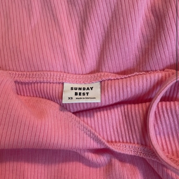 Aritzia (Sunday best dress) size xs but stretchy - Picture 2 of 3